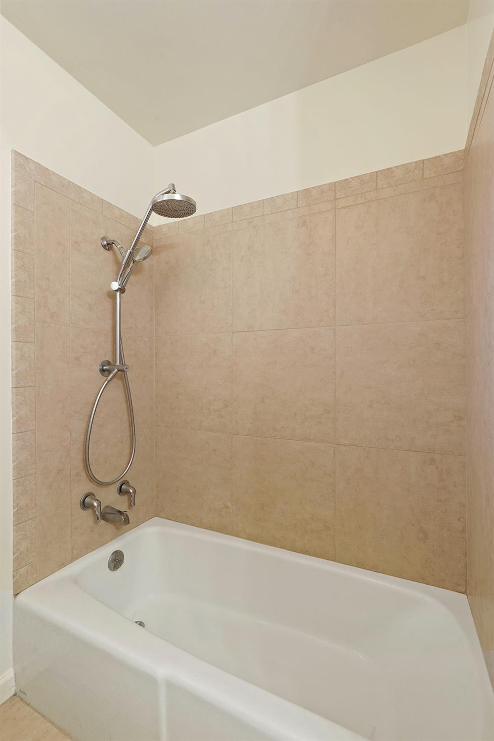 2100 preston Ln, Modesto, CA 95355