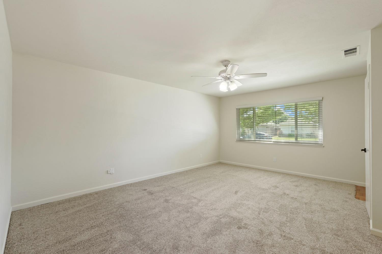 2100 preston Ln, Modesto, CA 95355