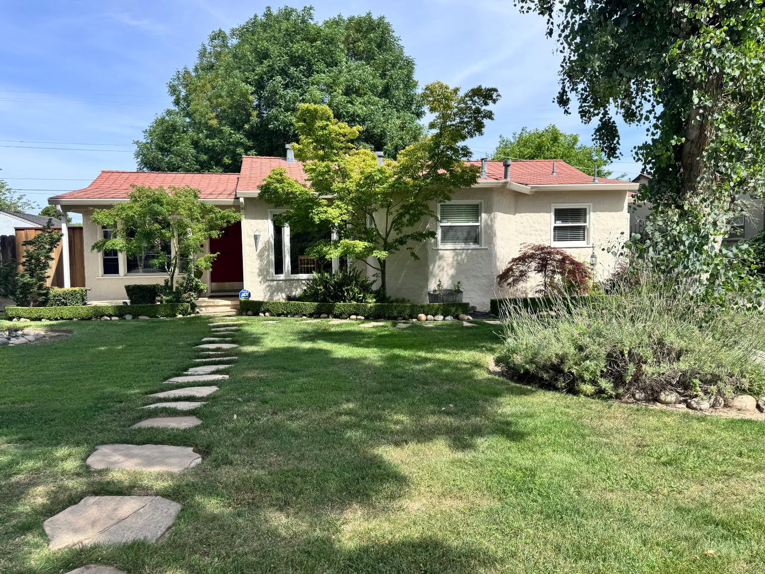 330 Rowland Ave, Modesto, CA 95354