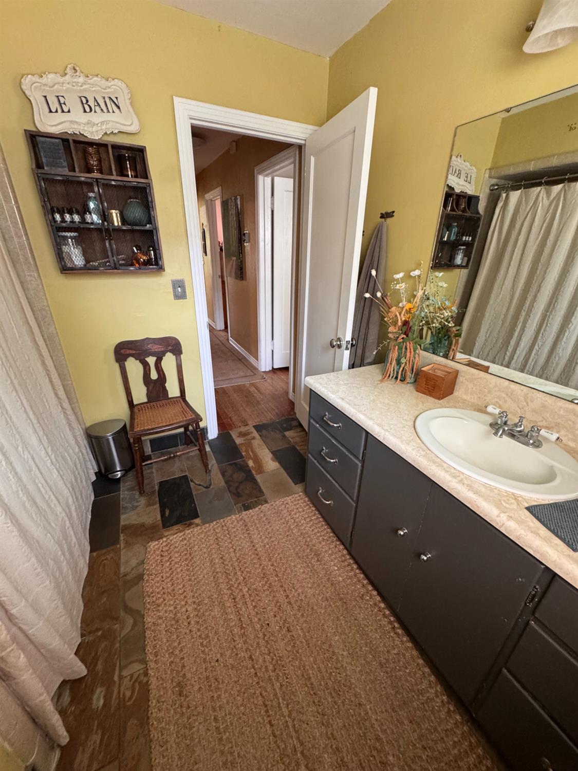 330 Rowland Ave, Modesto, CA 95354