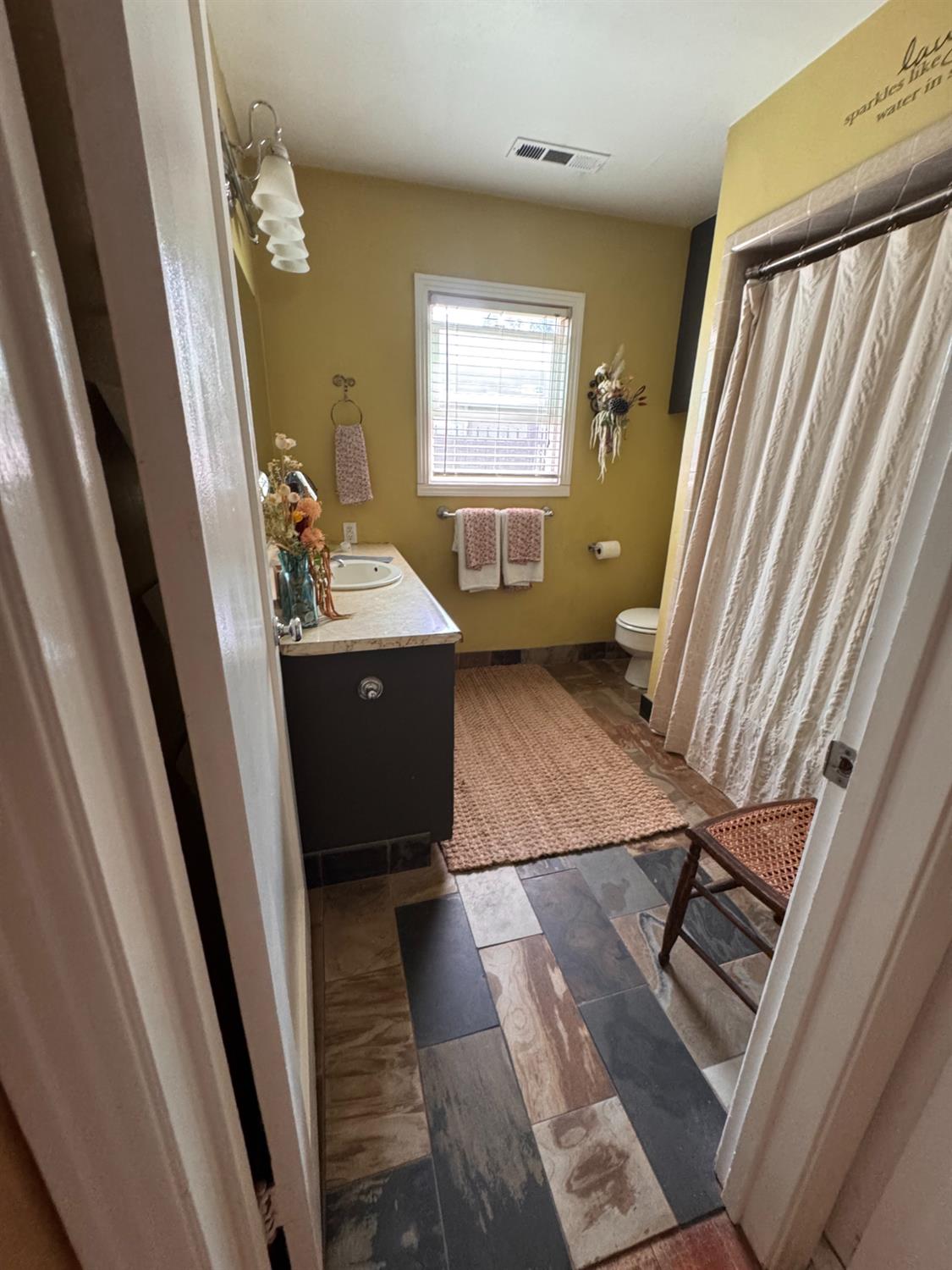 330 Rowland Ave, Modesto, CA 95354