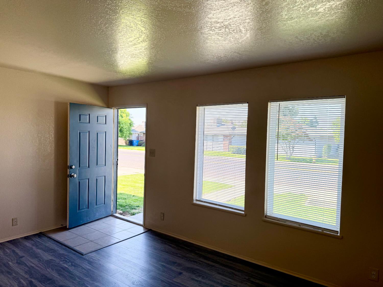 290 Northwoods Ave, Manteca, CA 95336