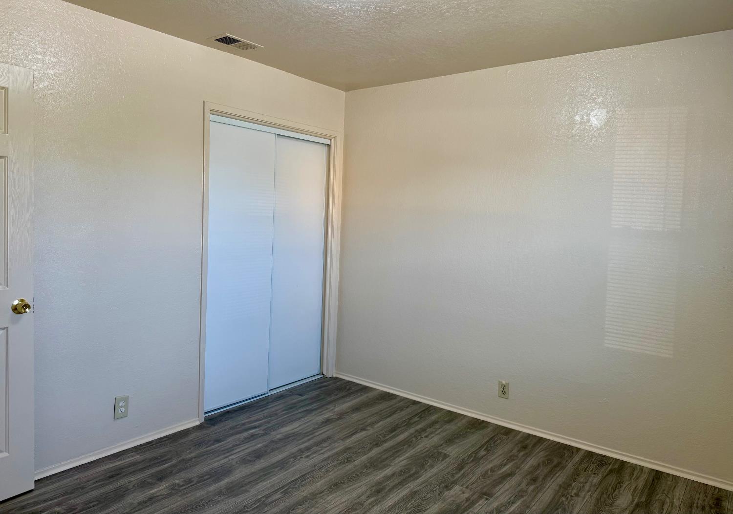 290 Northwoods Ave, Manteca, CA 95336
