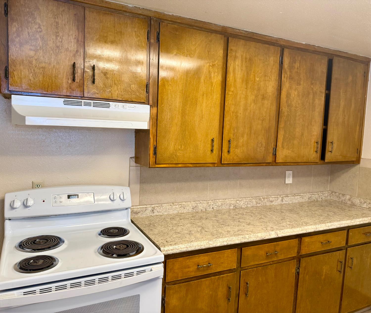 290 Northwoods Ave, Manteca, CA 95336