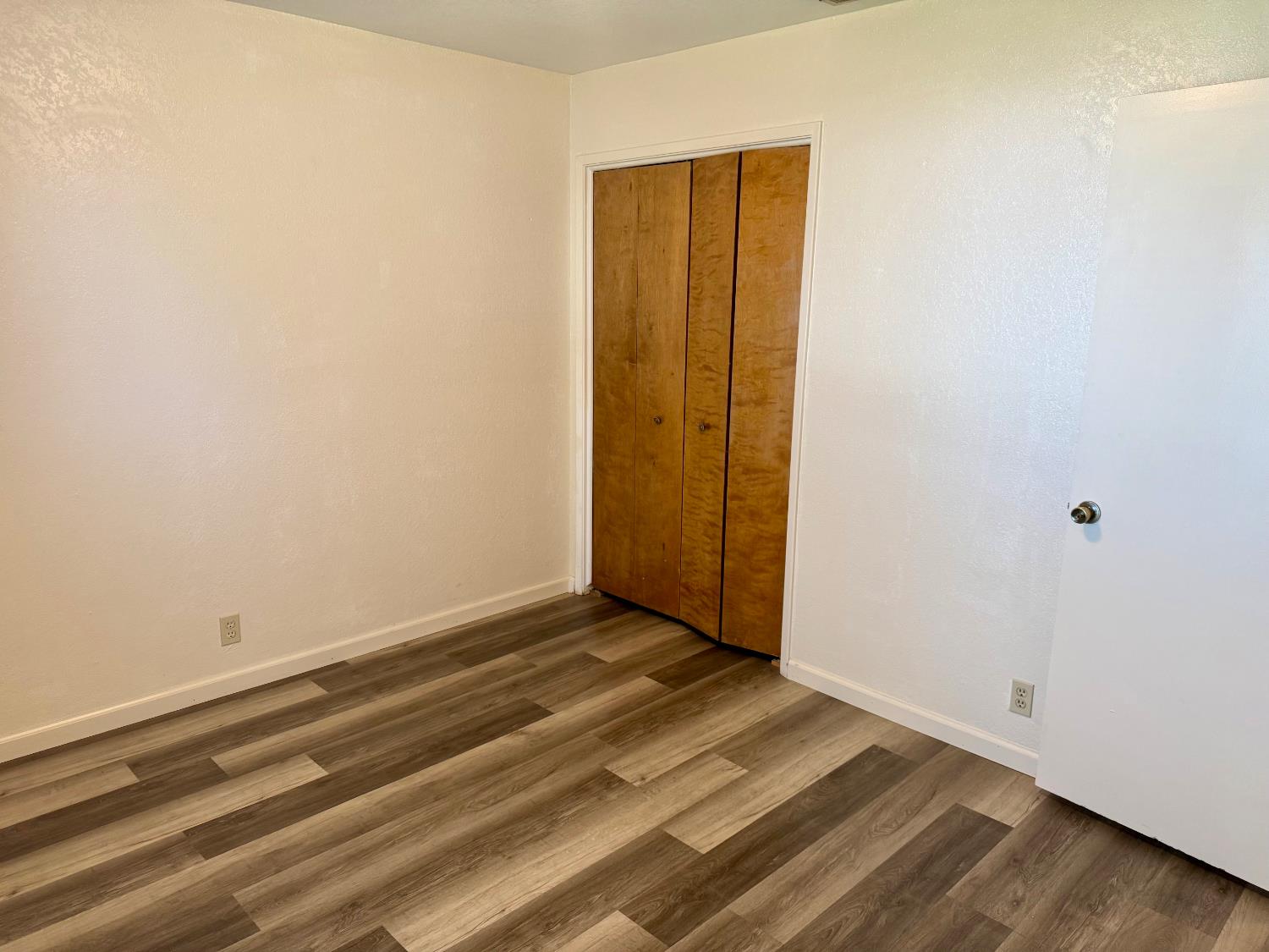 290 Northwoods Ave, Manteca, CA 95336