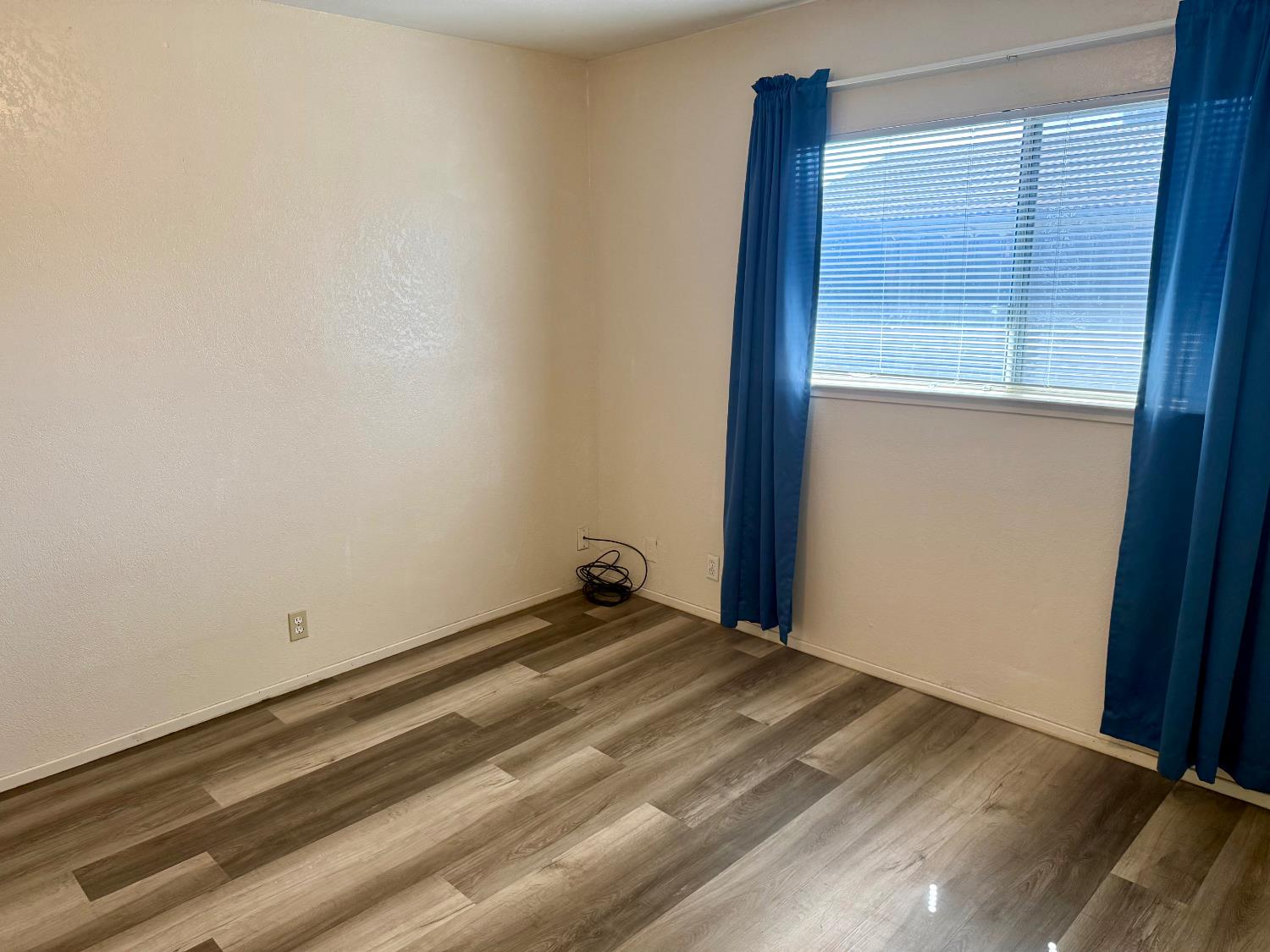 290 Northwoods Ave, Manteca, CA 95336