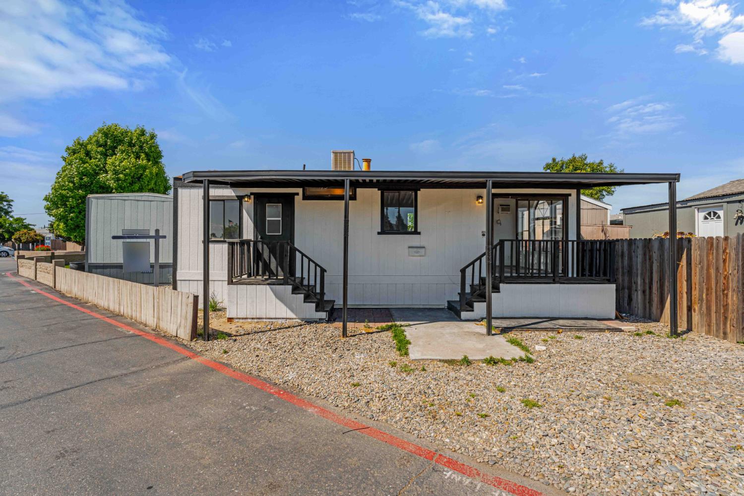 555 Moffat Blvd #61, Manteca, CA 95336