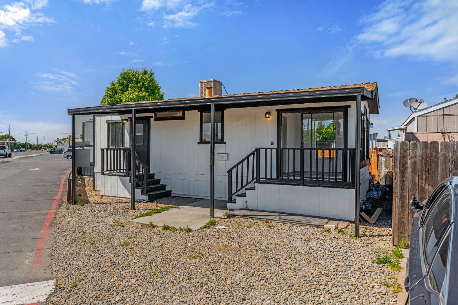 555 Moffat Blvd #61, Manteca, CA 95336
