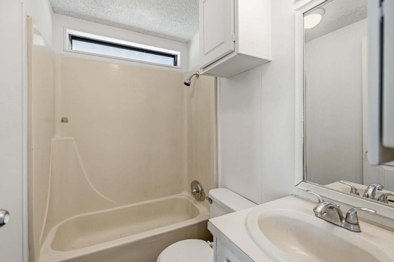 555 Moffat Blvd #61, Manteca, CA 95336