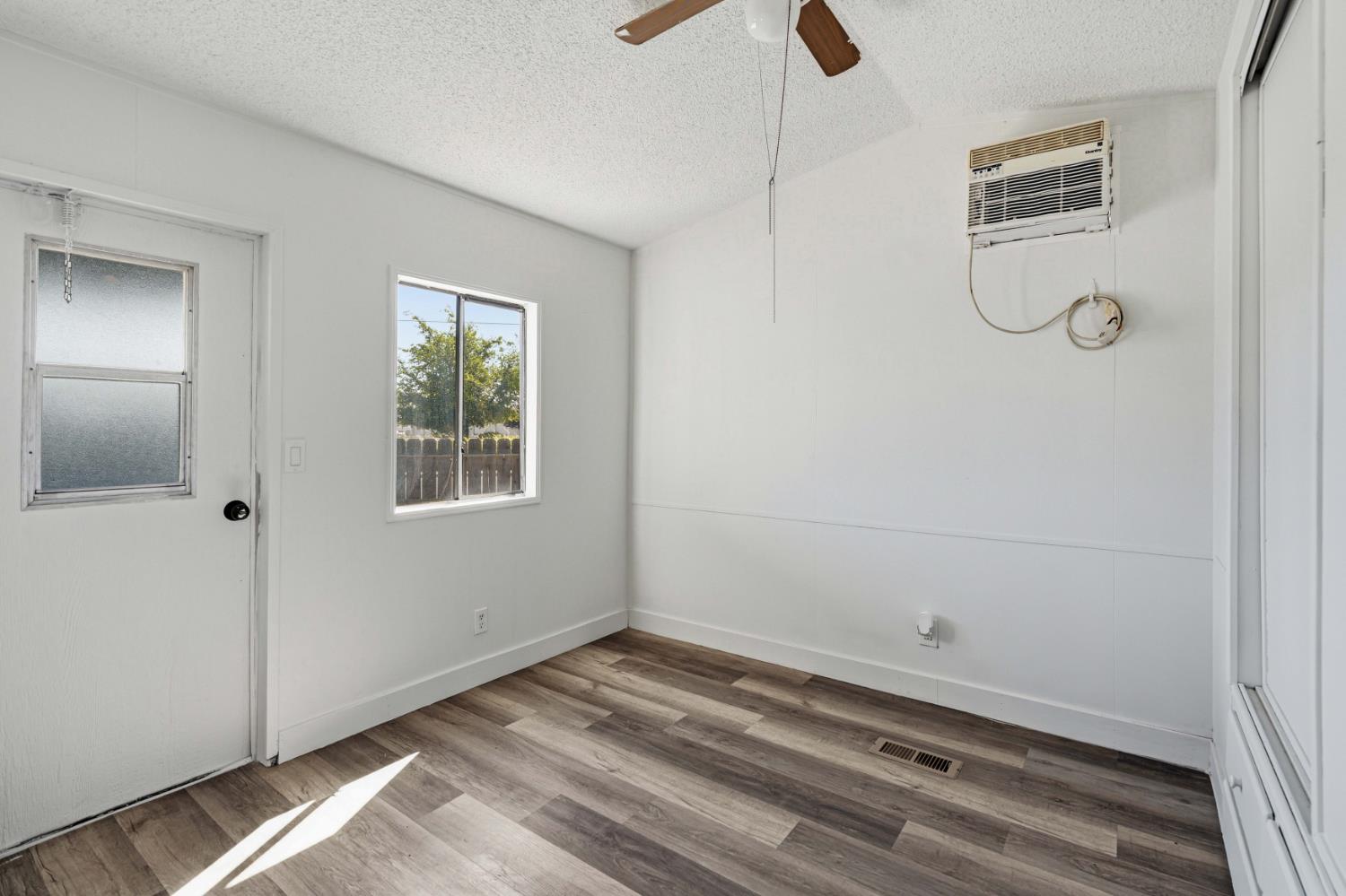 555 Moffat Blvd #61, Manteca, CA 95336