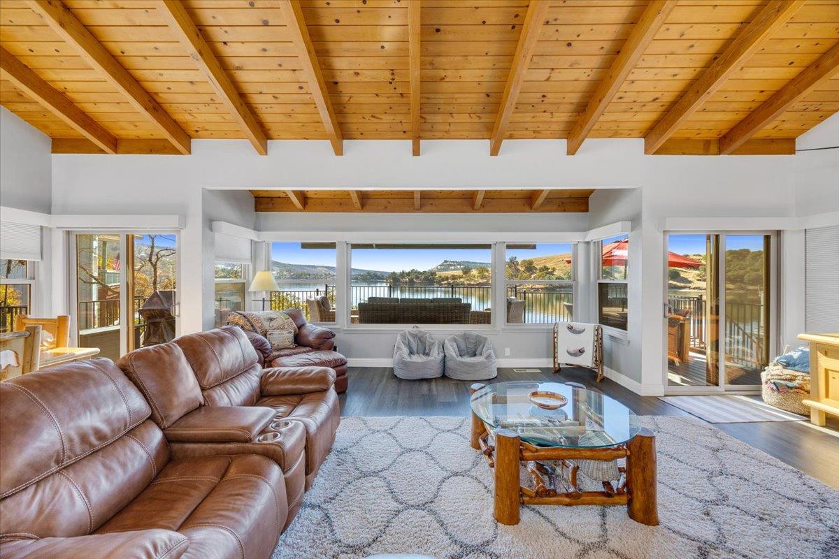 816 Foothill Rd, Copperopolis, CA 95228