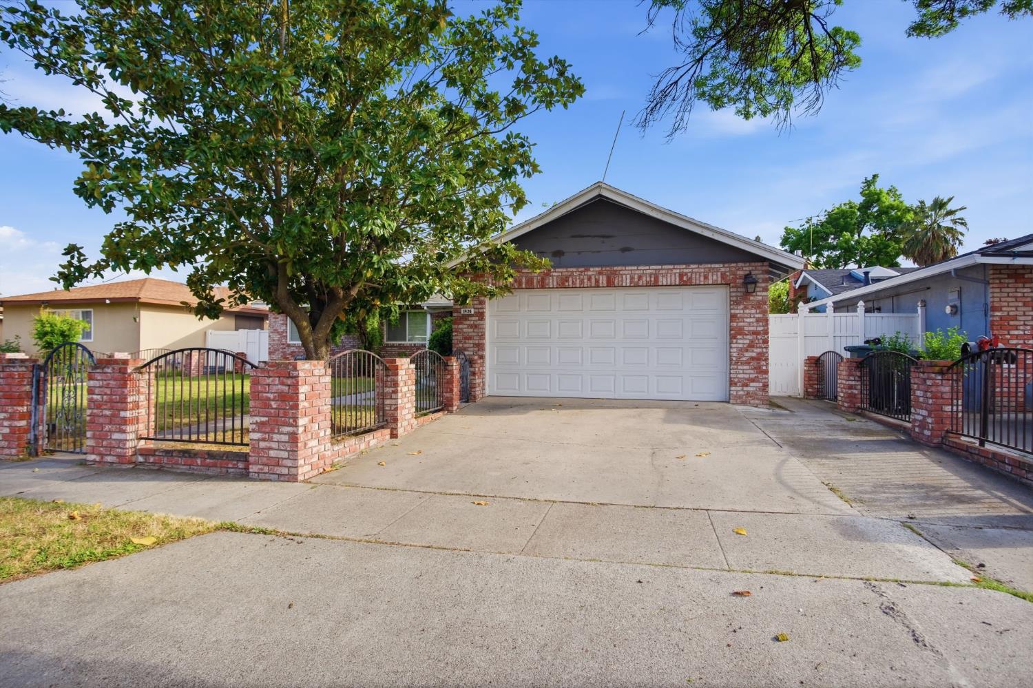 1436 Montclair Dr, Modesto, CA 95350