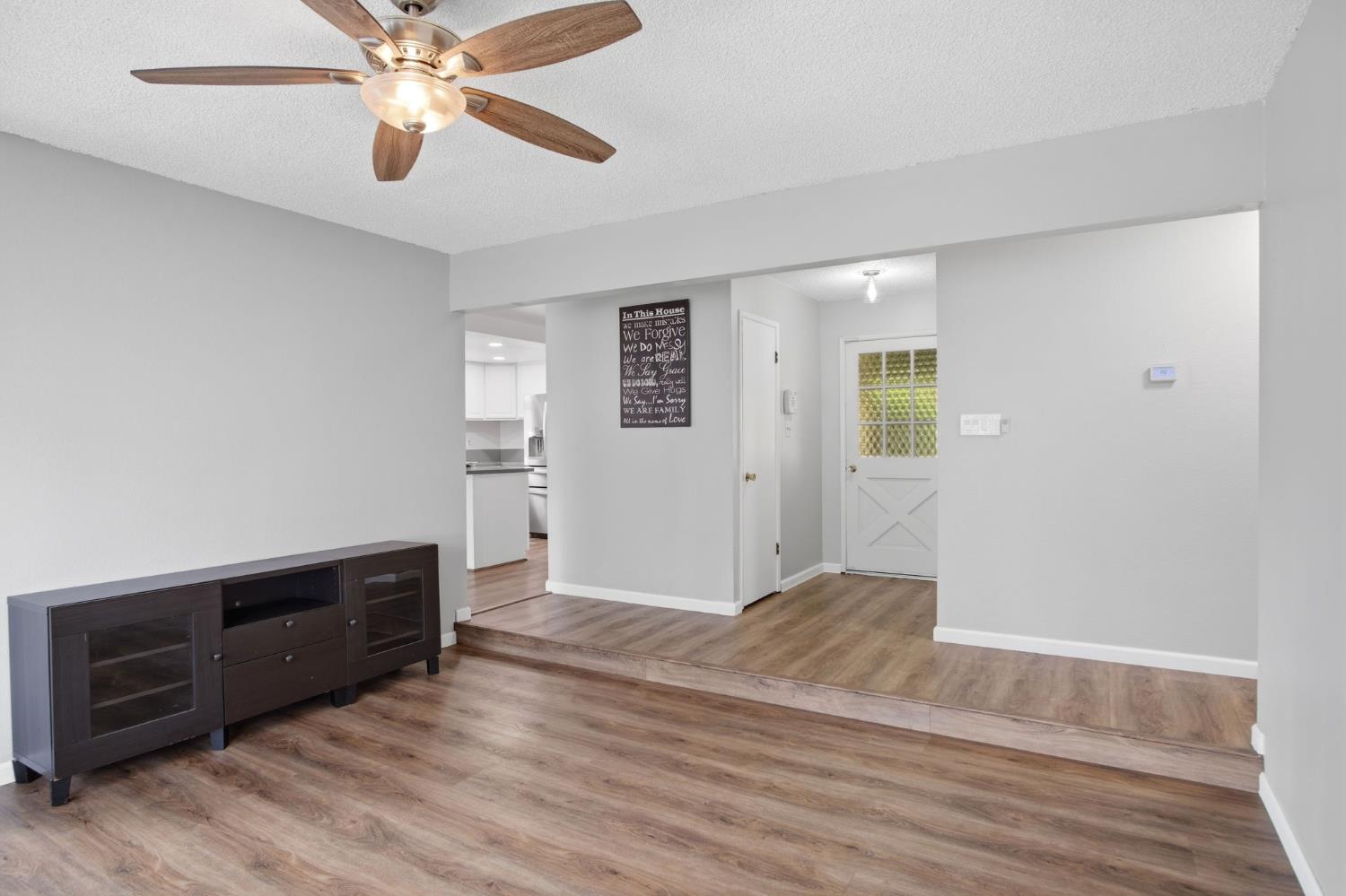 1436 Montclair Dr, Modesto, CA 95350