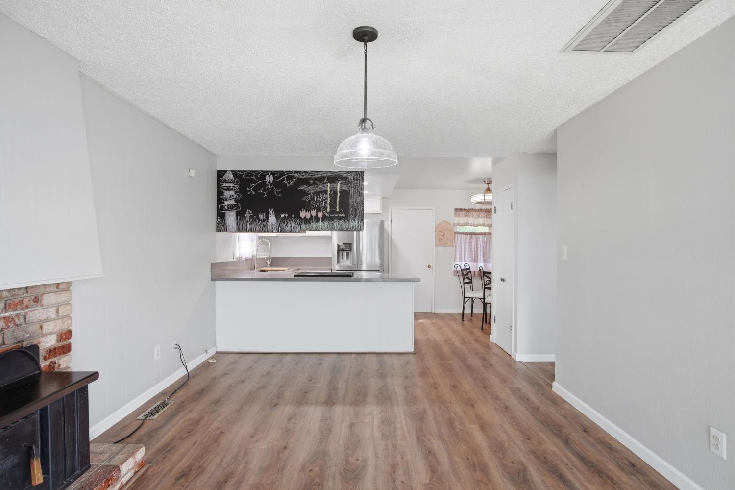 1436 Montclair Dr, Modesto, CA 95350