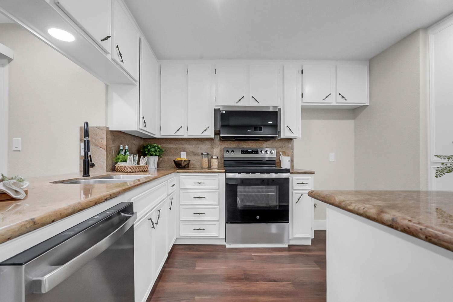 1220 Sonoma Ave, Modesto, CA 95355