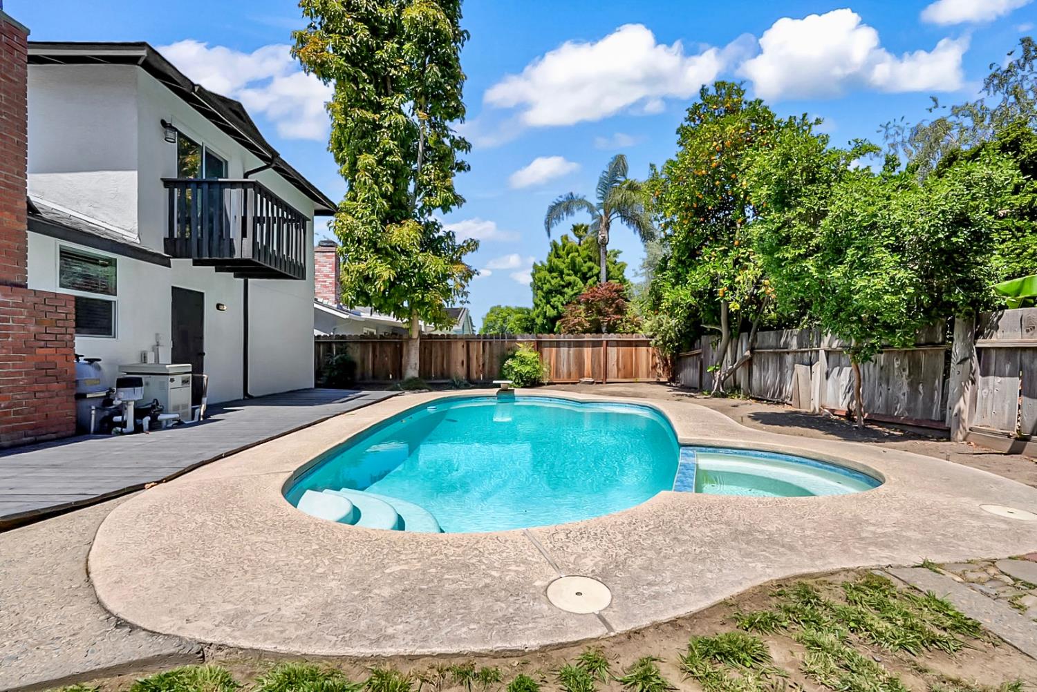 1220 Sonoma Ave, Modesto, CA 95355