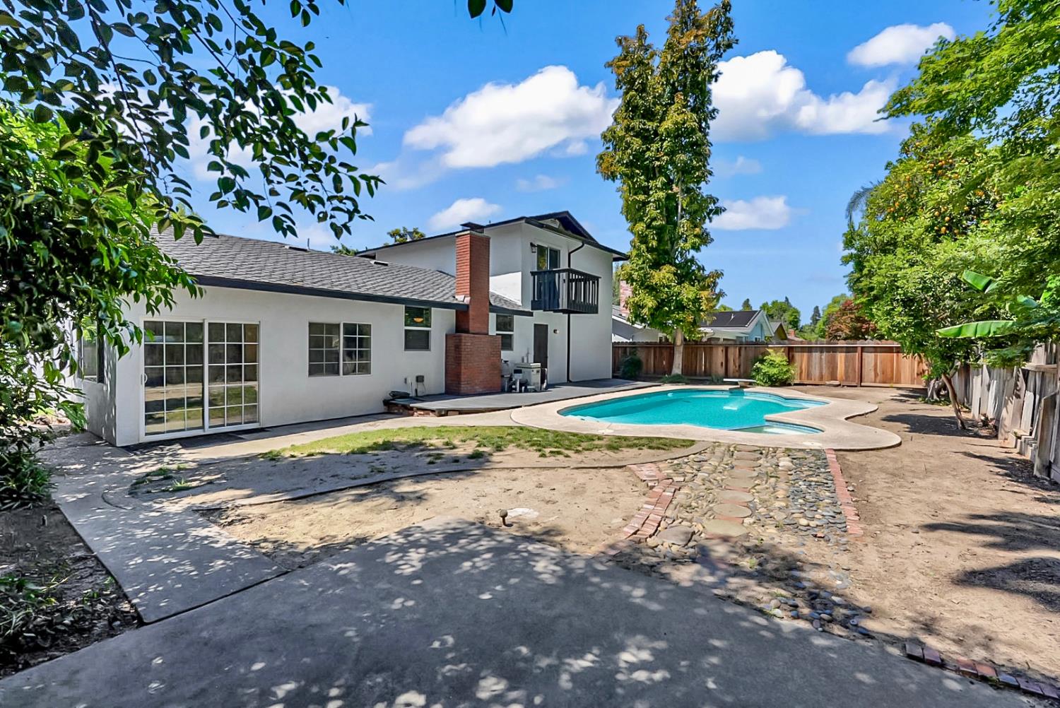 1220 Sonoma Ave, Modesto, CA 95355