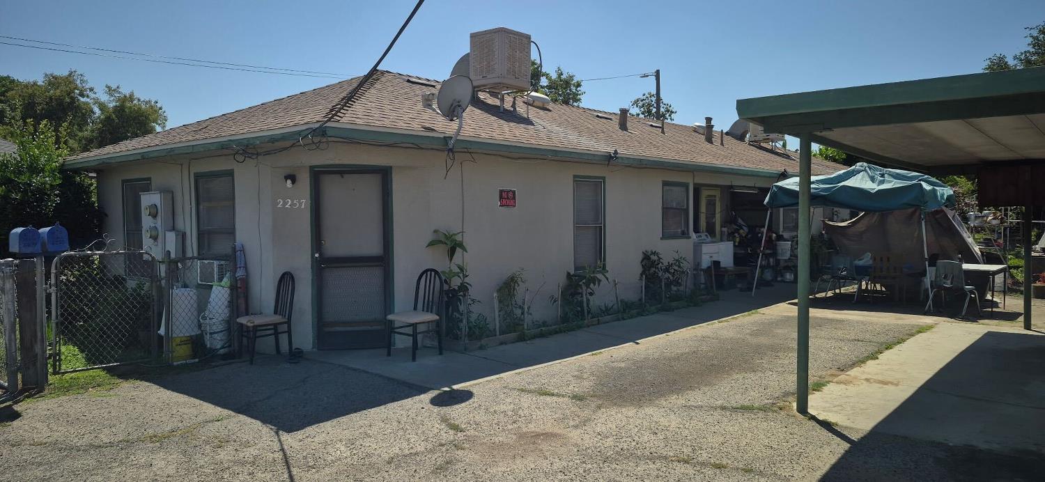 2263 E Thomas Ave, Fresno, CA 93701