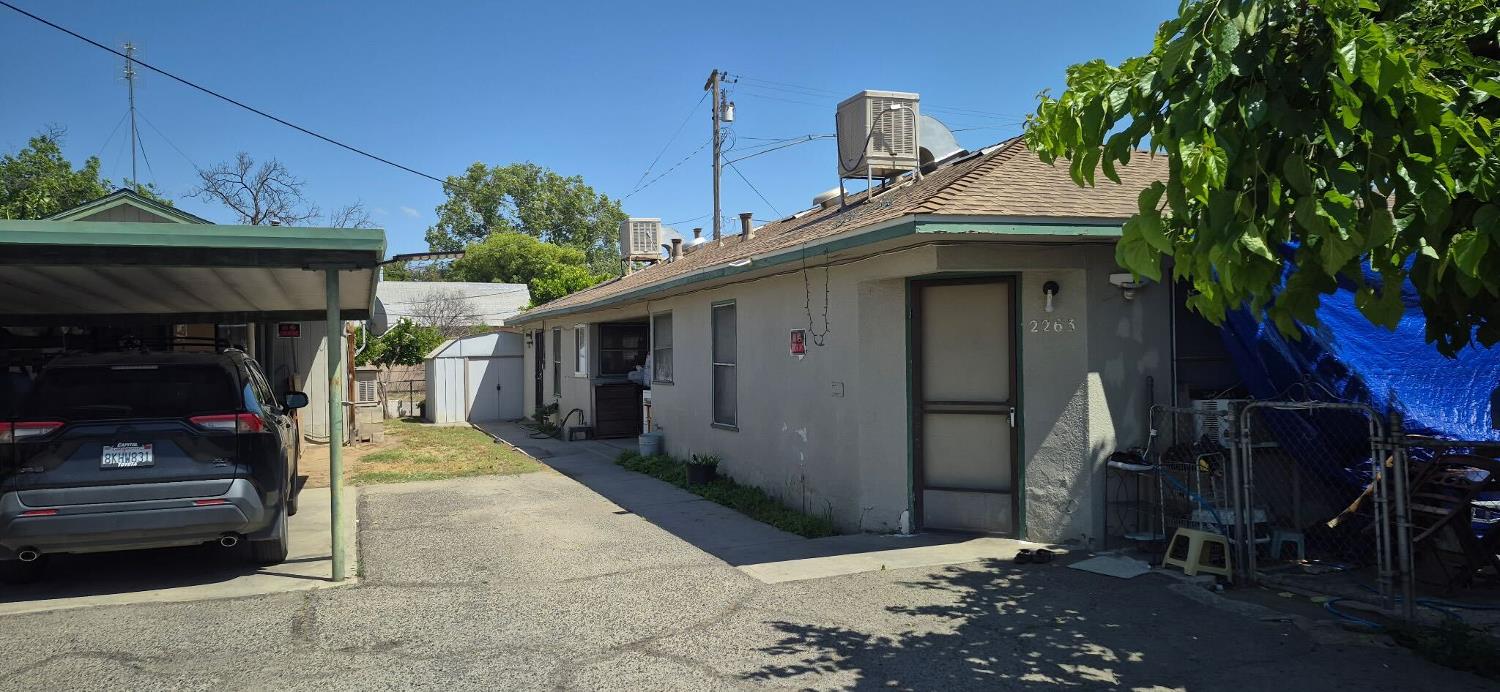 2263 E Thomas Ave, Fresno, CA 93701