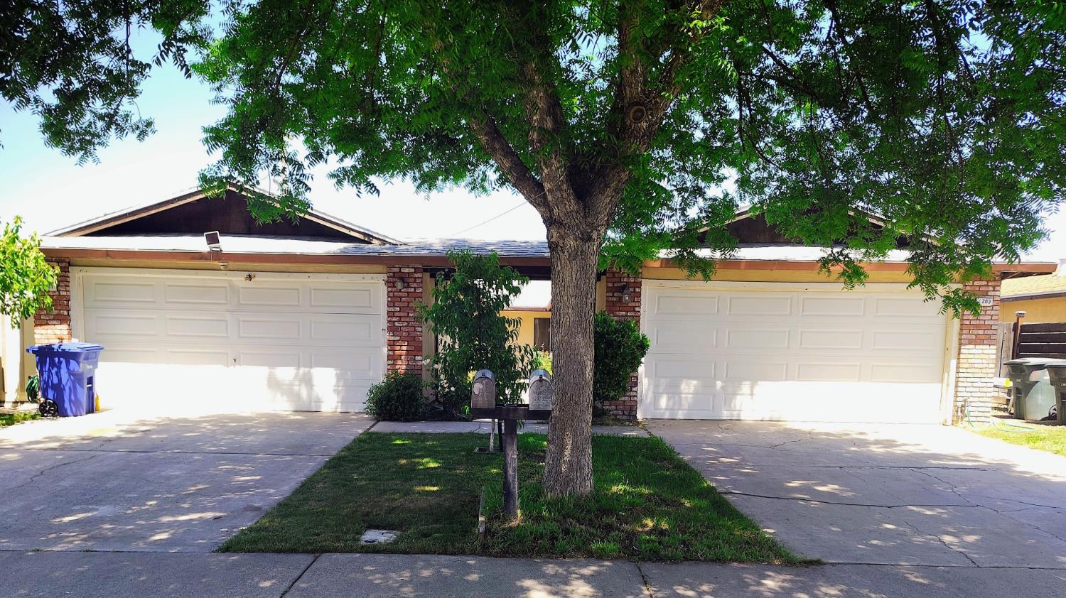 1201 1203 Grand Prix Dr, Modesto, CA 95356
