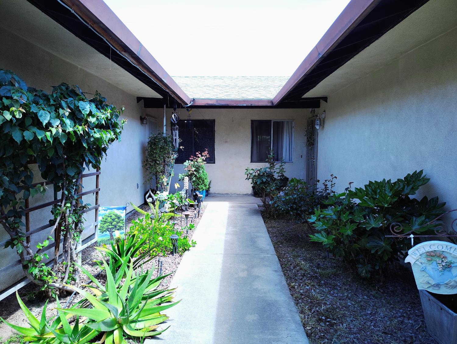 1201 1203 Grand Prix Dr, Modesto, CA 95356