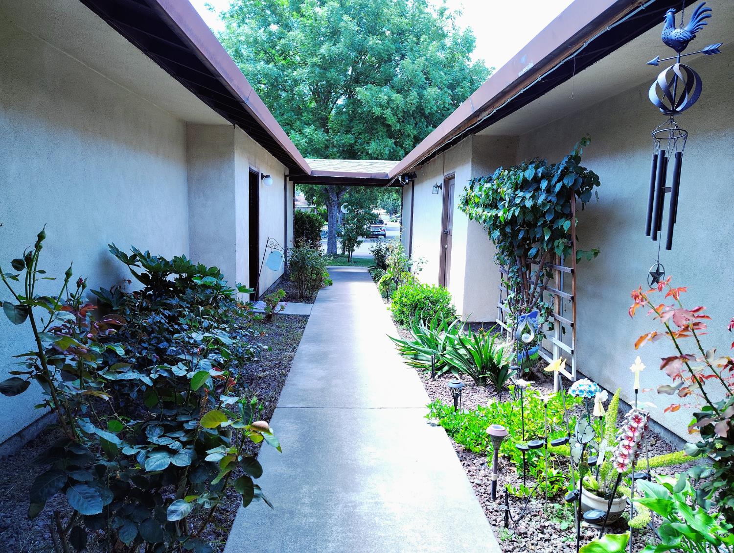 1201 1203 Grand Prix Dr, Modesto, CA 95356