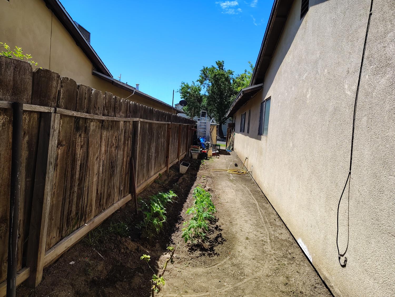 1201 1203 Grand Prix Dr, Modesto, CA 95356