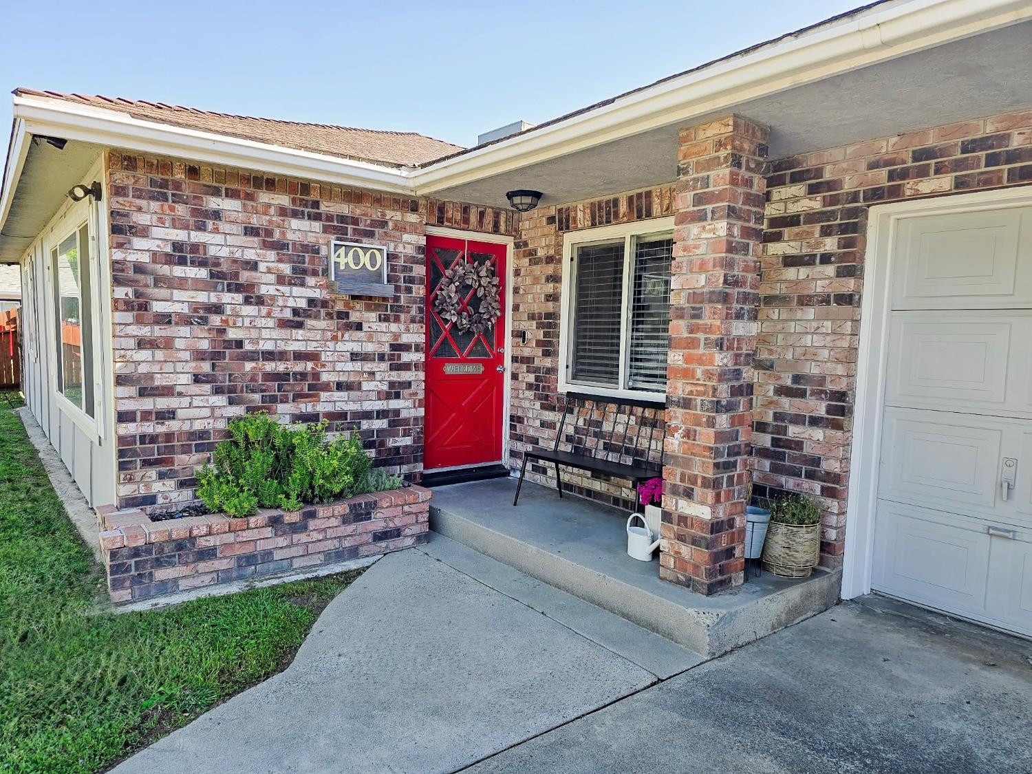 400 N Western Ave, Waterford, CA 95386