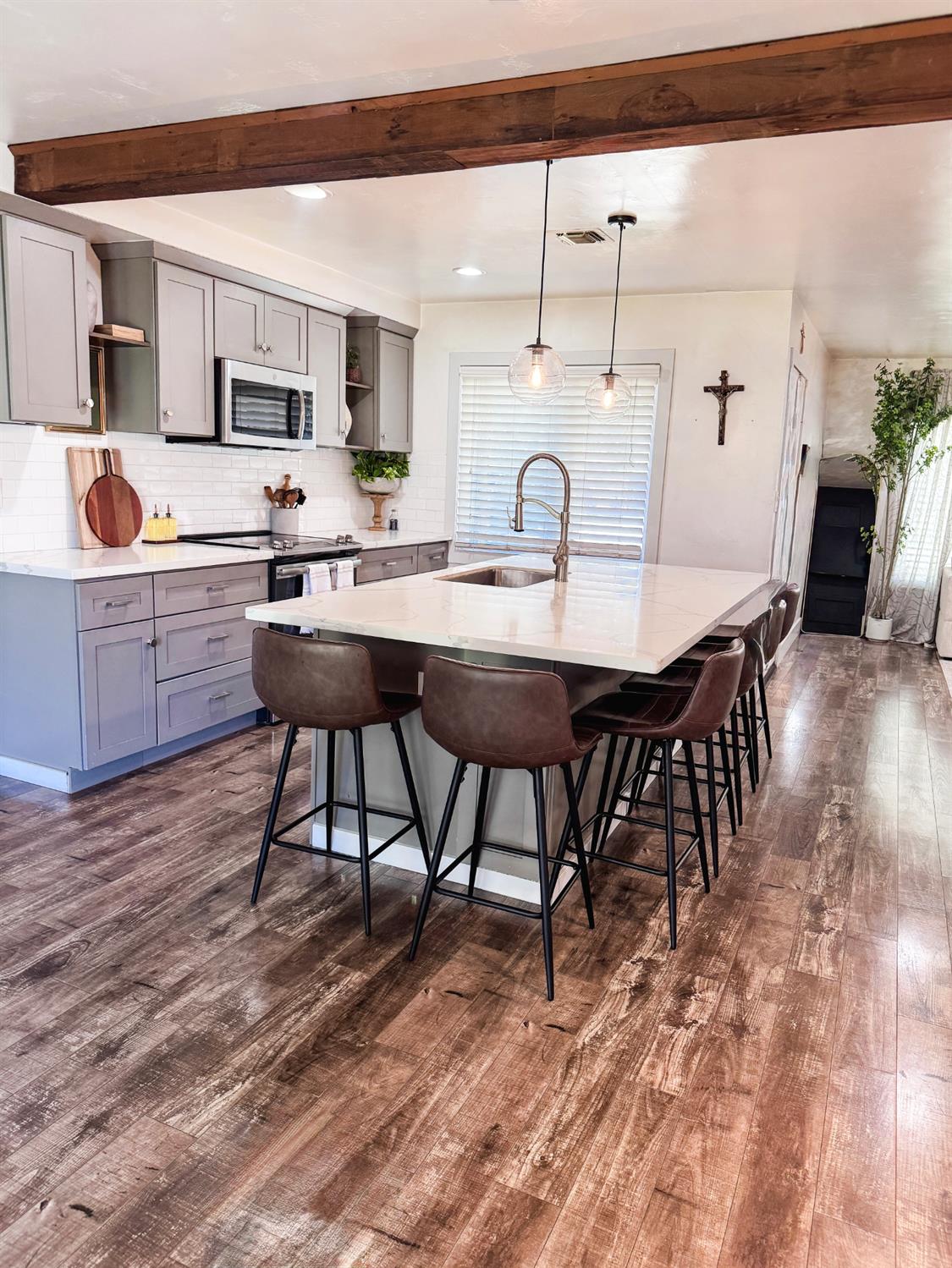 400 N Western Ave, Waterford, CA 95386