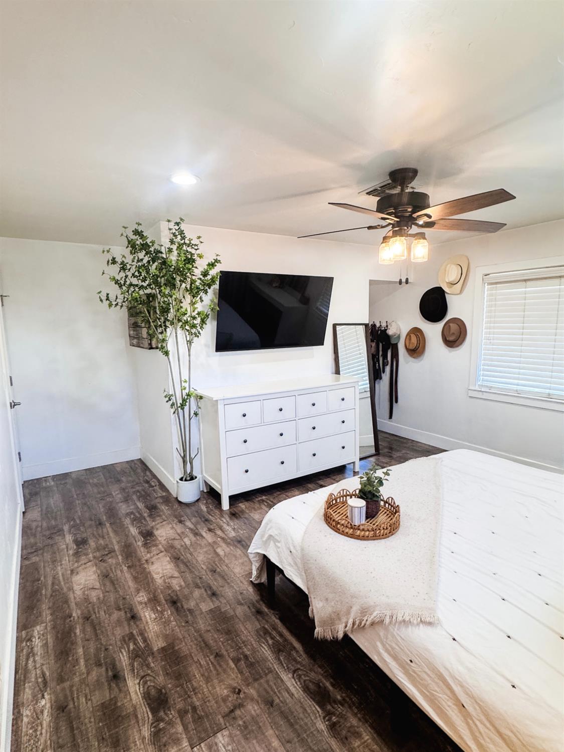 400 N Western Ave, Waterford, CA 95386