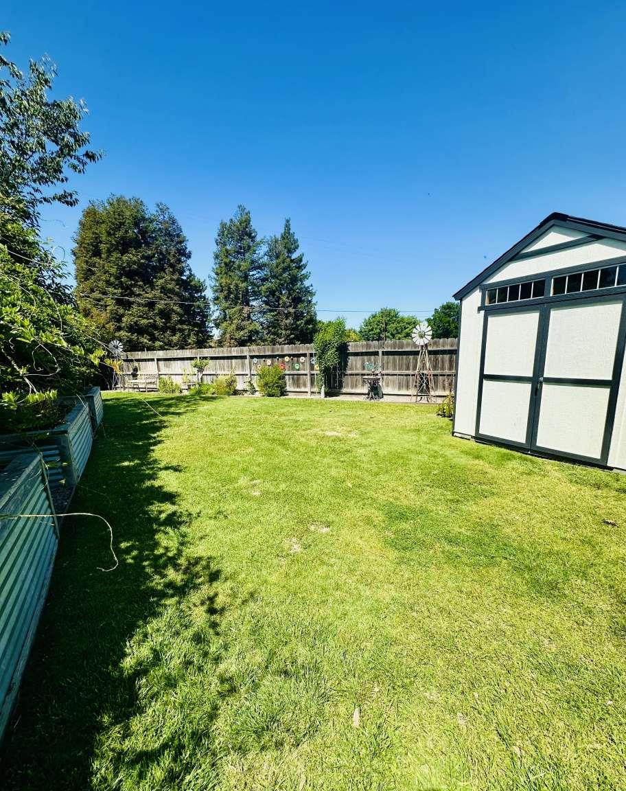 822 N Acacia Ave, Ripon, CA 95366