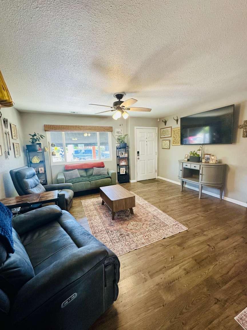 822 N Acacia Ave, Ripon, CA 95366
