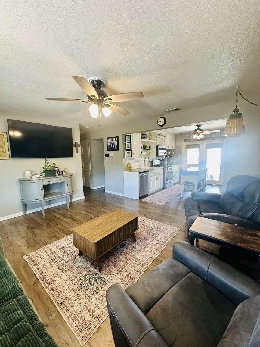 822 N Acacia Ave, Ripon, CA 95366