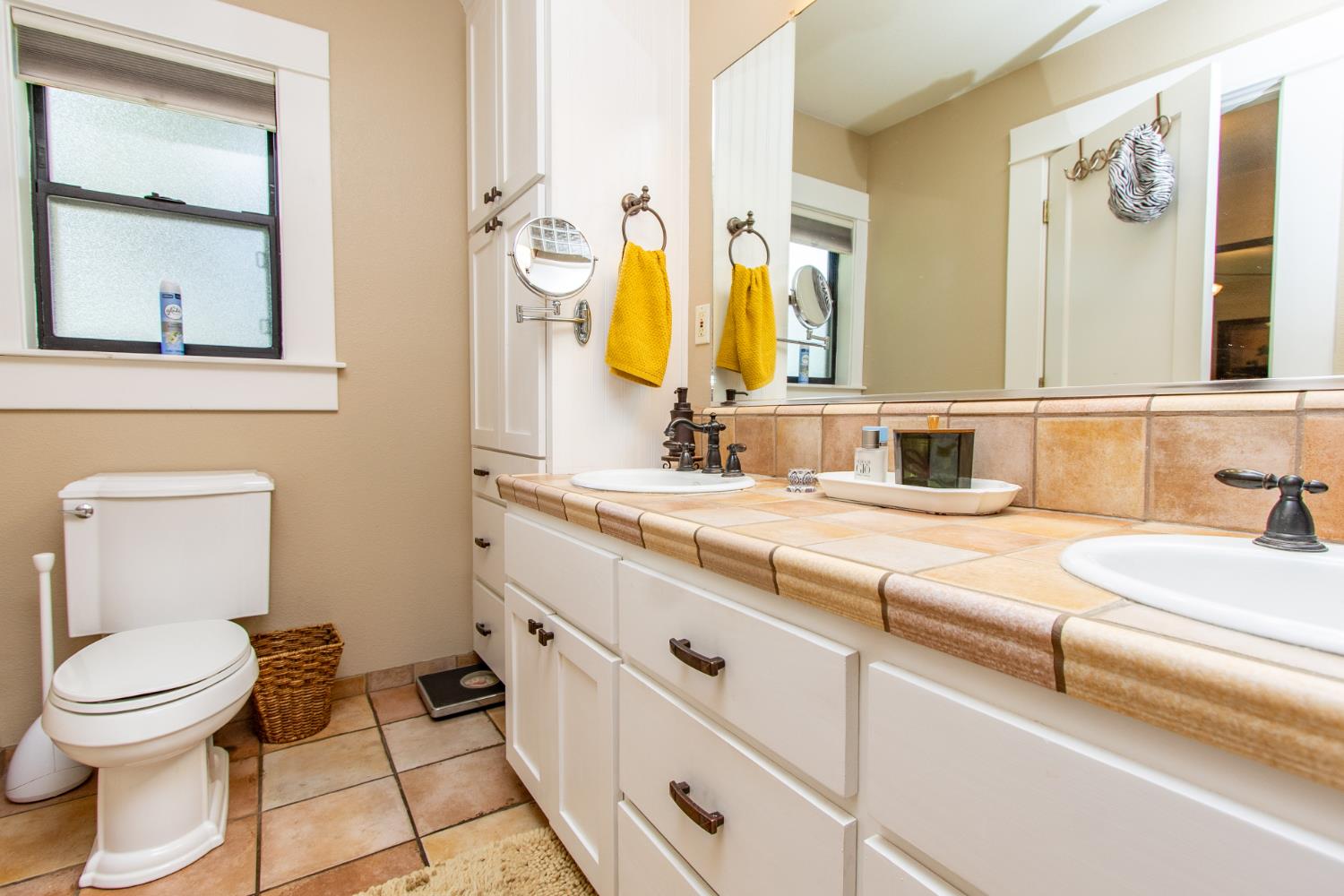 5648 Esmar Rd, Ceres, CA 95307