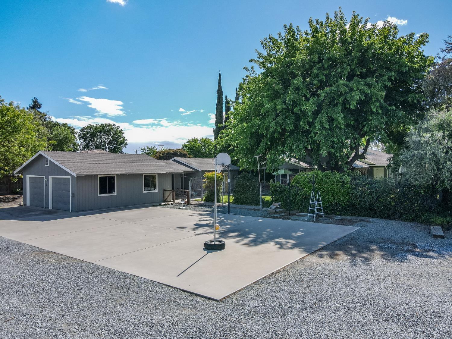 5648 Esmar Rd, Ceres, CA 95307