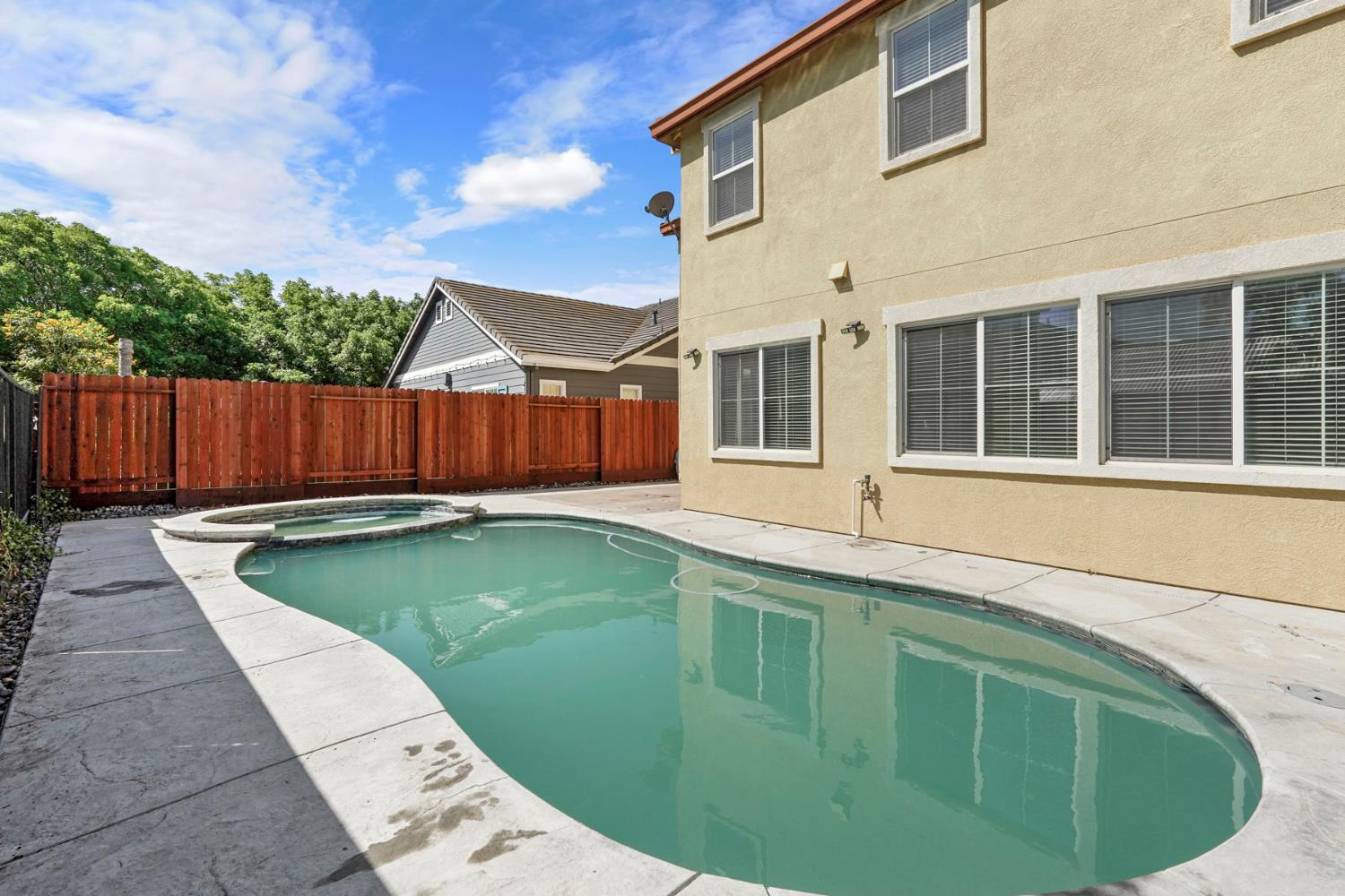 575 Ranger St, Oakdale, CA 95361
