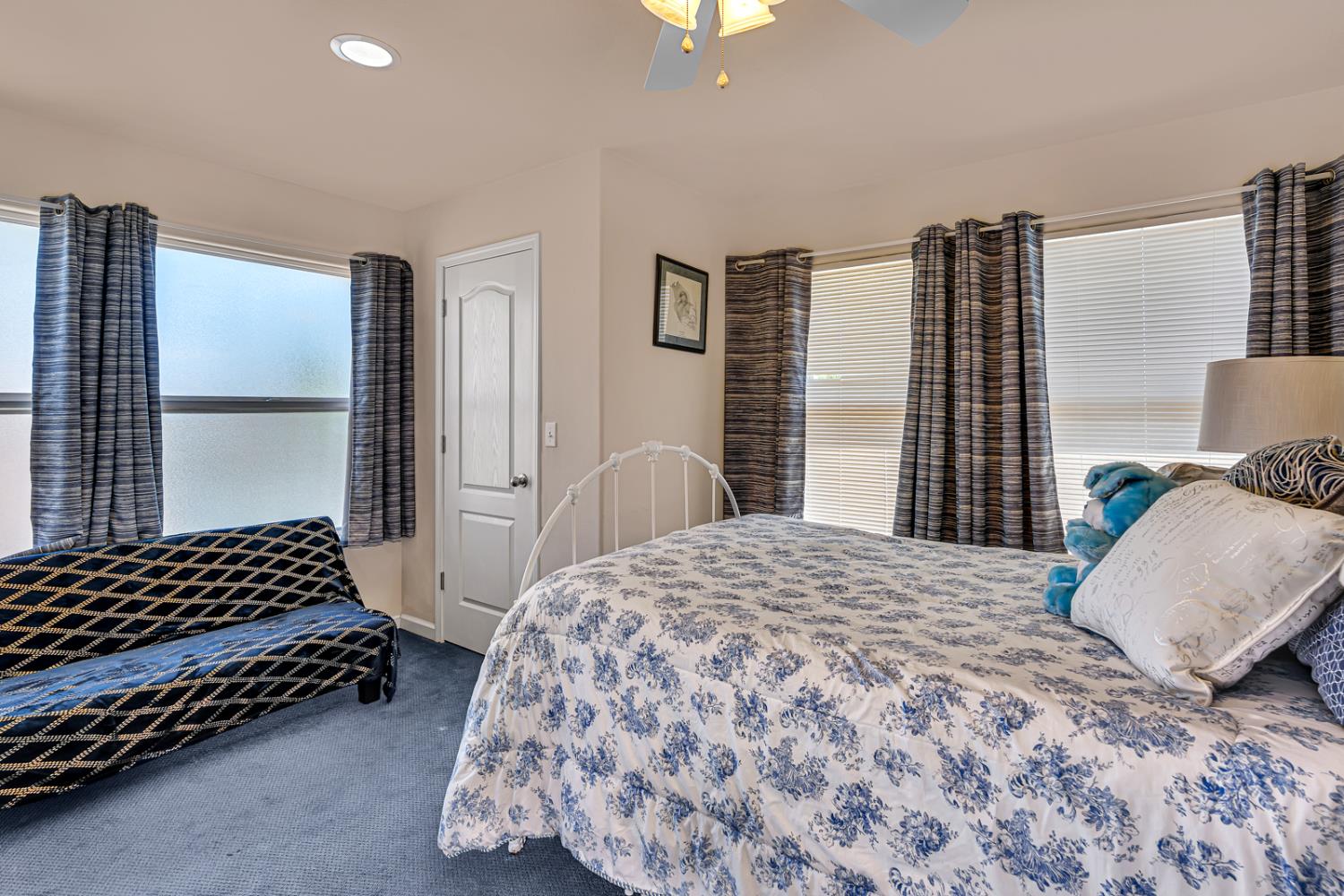 6663 Desert Springs St, Chowchilla, CA 93610