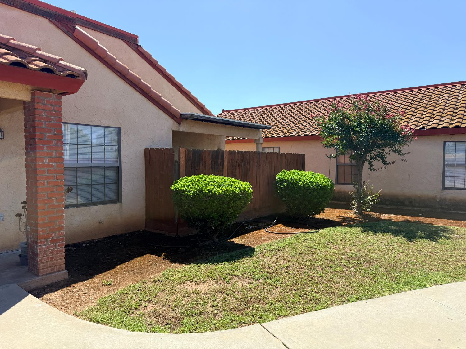 1405 E Cypress Ave, Reedley, CA 93654