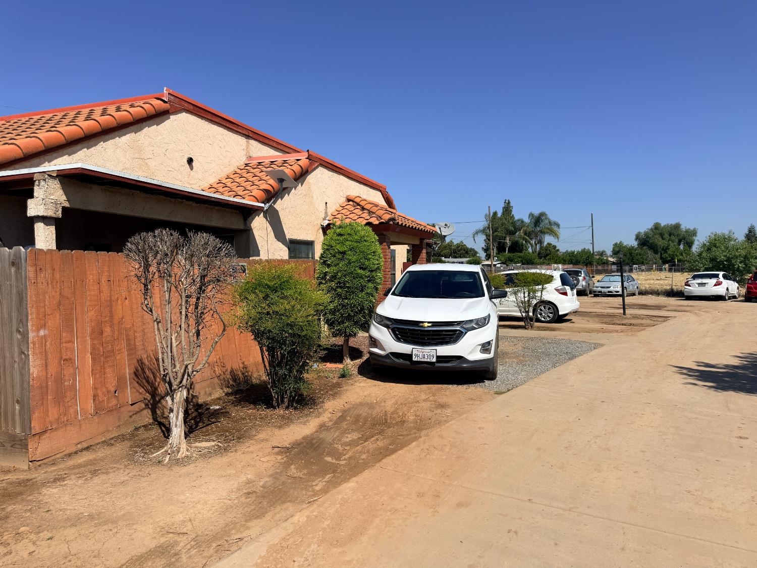 1405 E Cypress Ave, Reedley, CA 93654