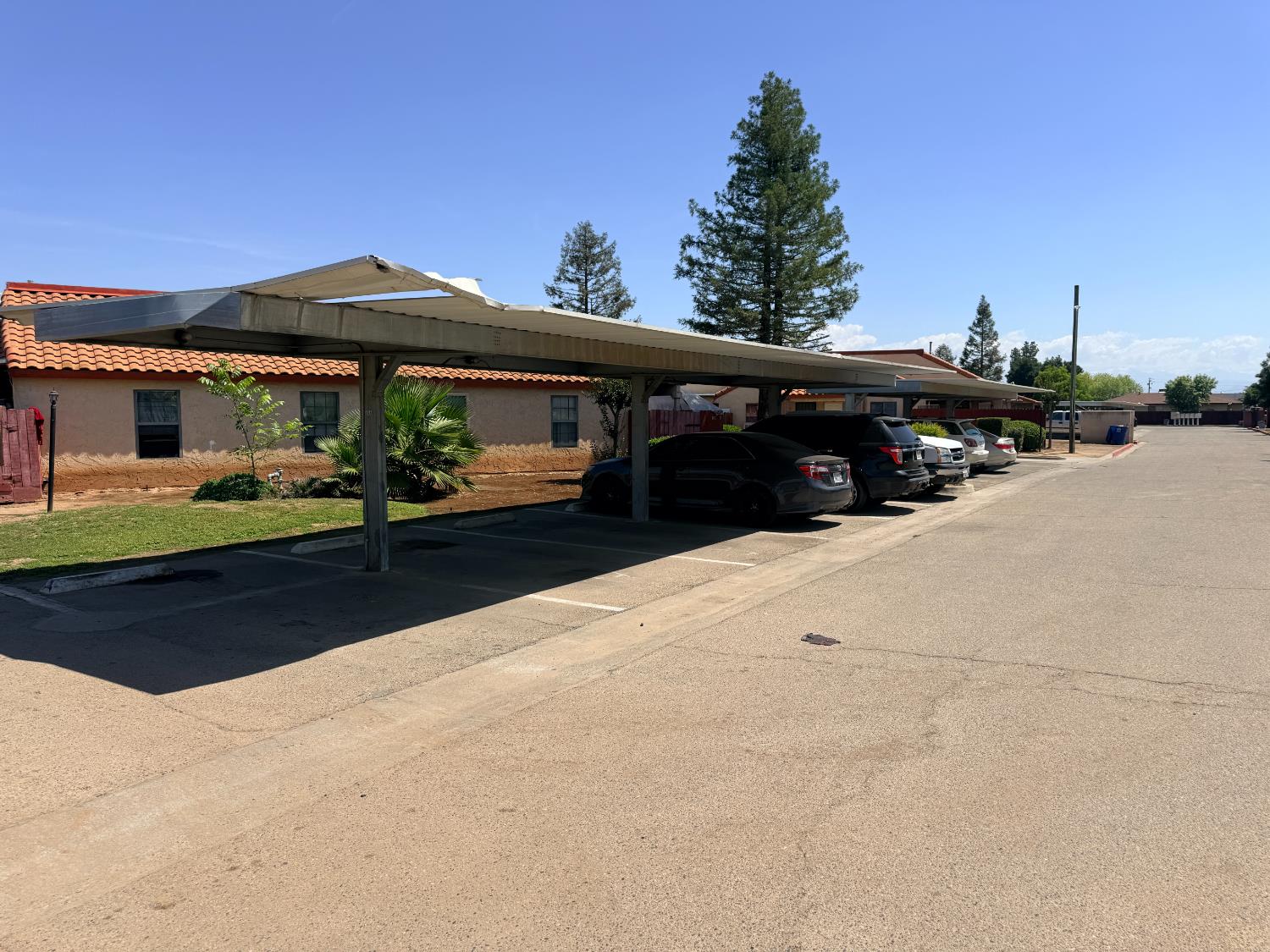 1405 E Cypress Ave, Reedley, CA 93654