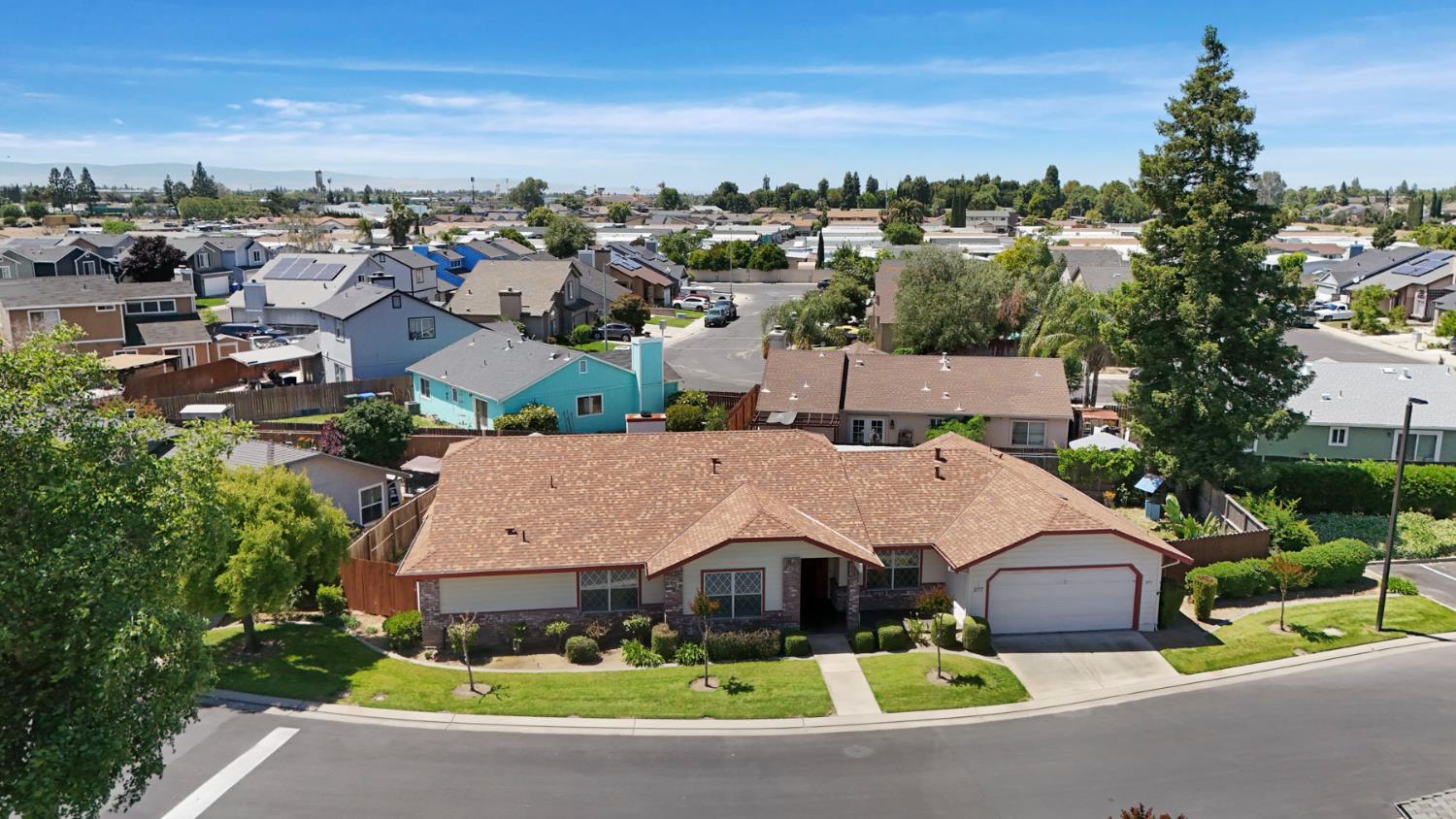 277 Garden Circle Dr, Manteca, CA 95336