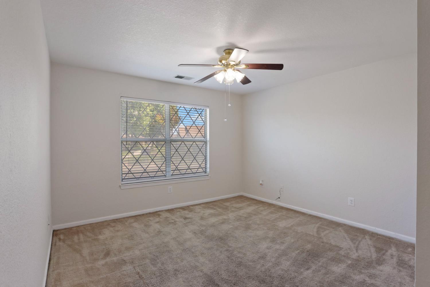 277 Garden Circle Dr, Manteca, CA 95336