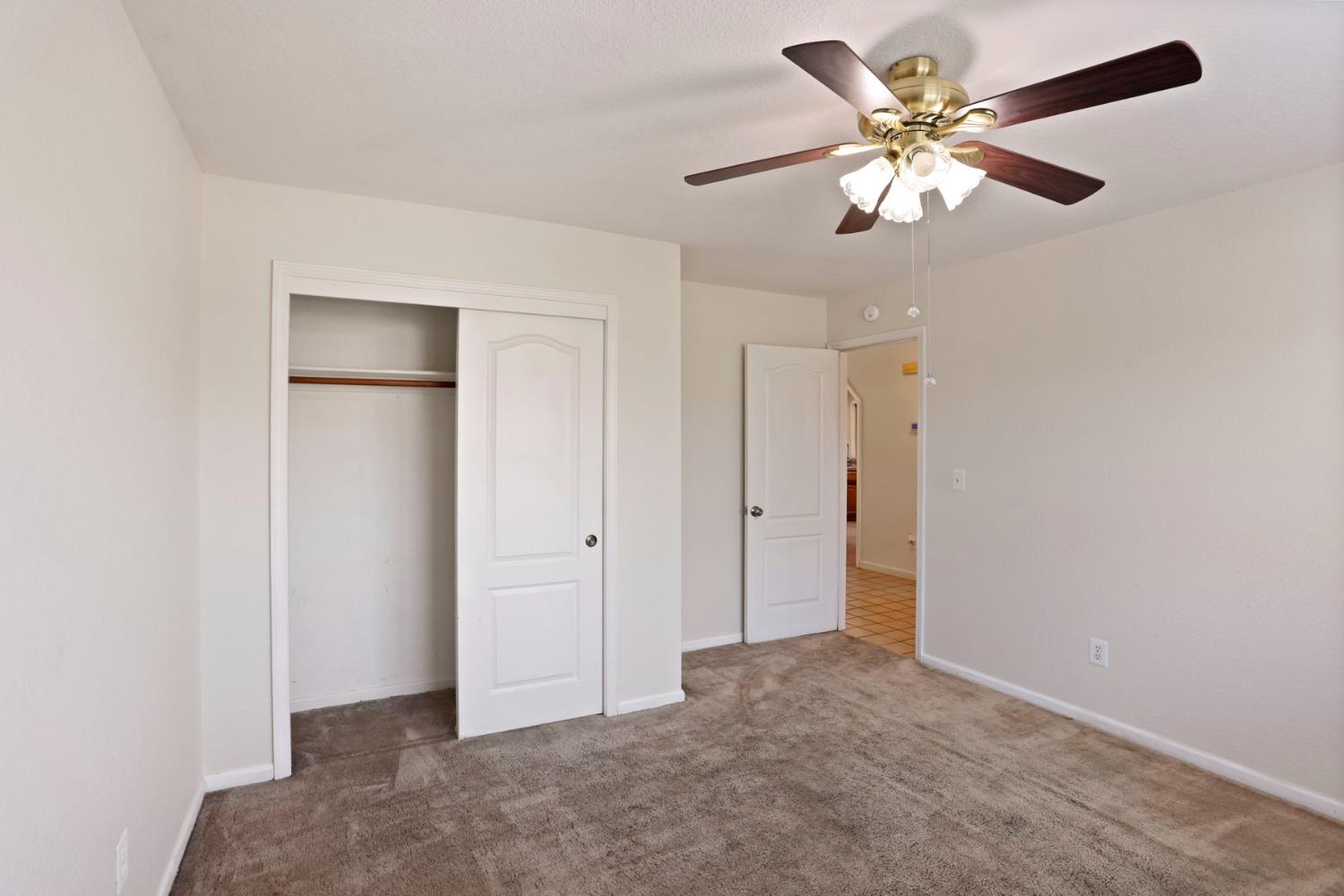 277 Garden Circle Dr, Manteca, CA 95336