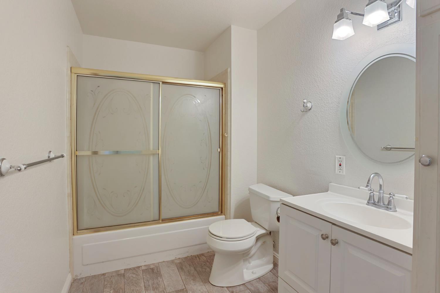 277 Garden Circle Dr, Manteca, CA 95336