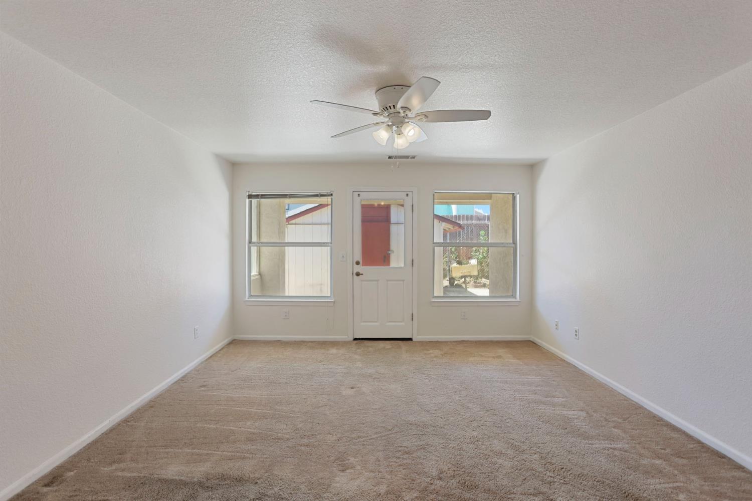 277 Garden Circle Dr, Manteca, CA 95336