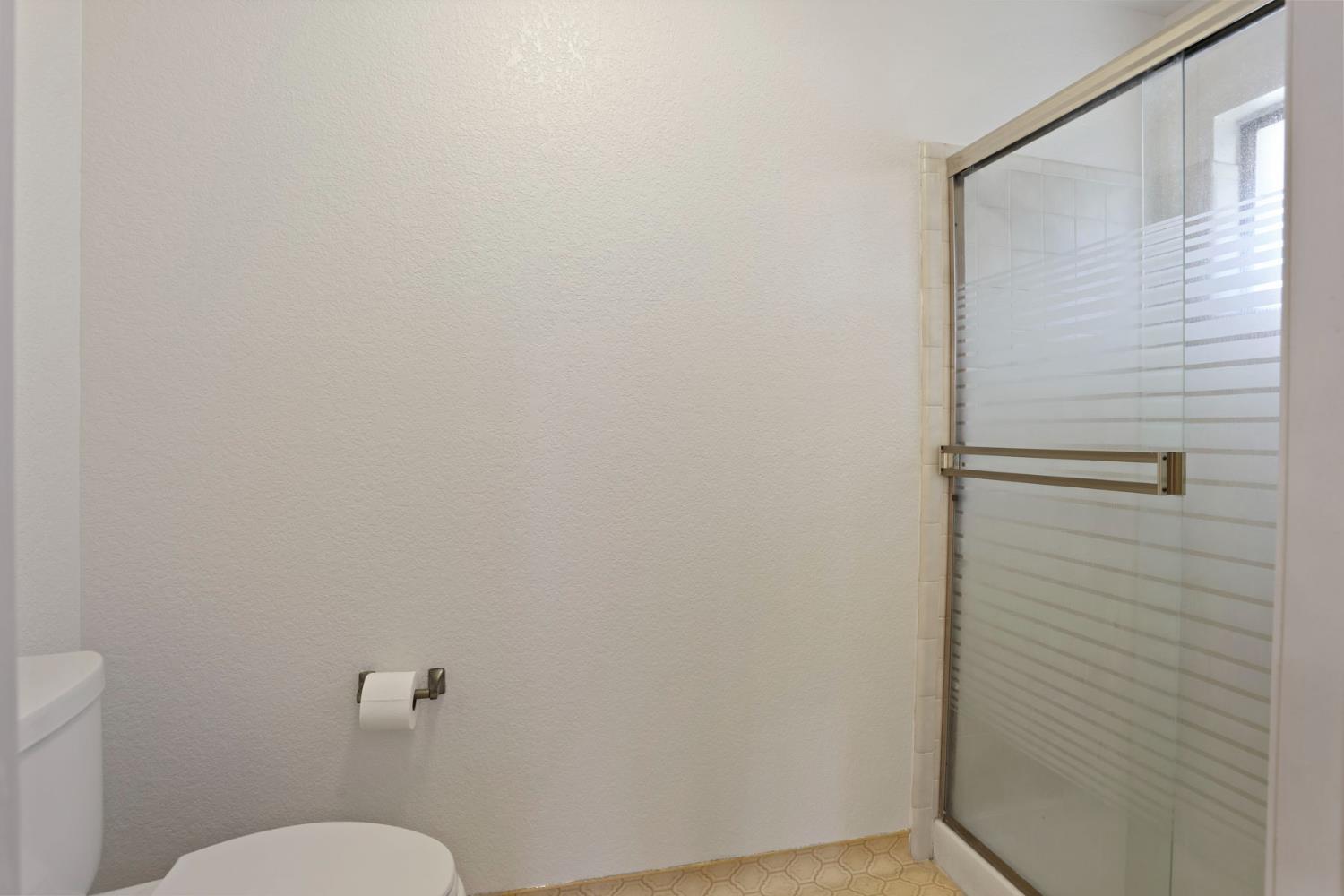 277 Garden Circle Dr, Manteca, CA 95336