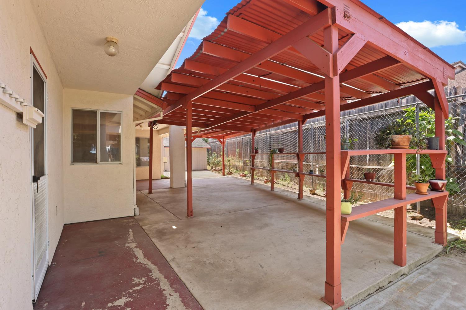 277 Garden Circle Dr, Manteca, CA 95336