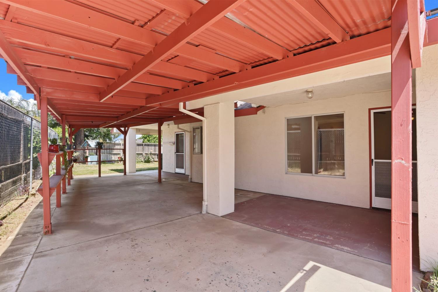 277 Garden Circle Dr, Manteca, CA 95336