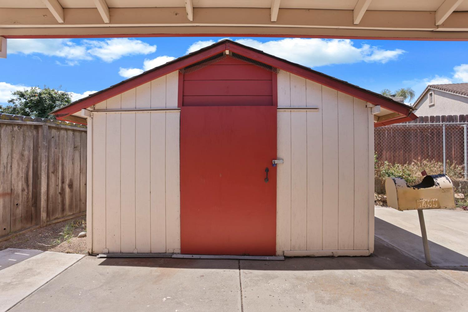 277 Garden Circle Dr, Manteca, CA 95336