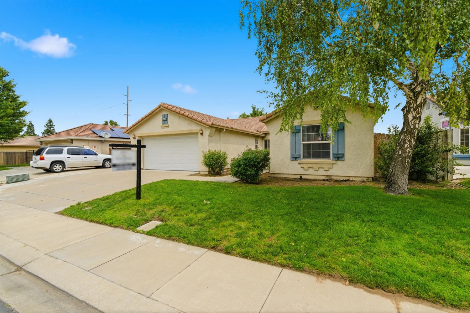 1014 Foxfire Dr, Manteca, CA 95337